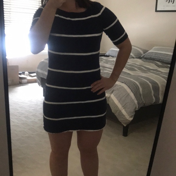 🌸GAP Navy and white strip cotton dress - Picture 4 of 5